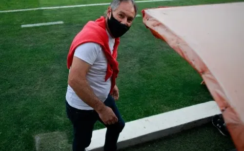 Algunos decían que cuando lo anudaba era para mala suerte del otro equipo.