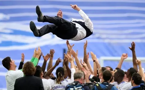 Carlo Ancelotti fue parte de un emotivo festejo junto a sus jugadores. (Foto: Getty)