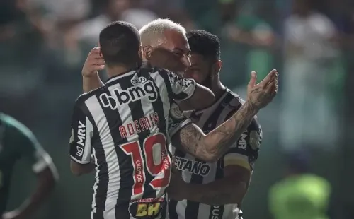 Edu Vargas festeja su gol para Atlético Mineiro contra Goiás.