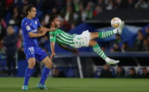 El Real Betis intentó por todos lados, pero no pudo romper el muro del Getafe y se fue con un empate que poco le sirve. Foto: Getty Images