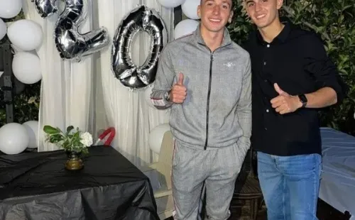 Arriagada celebrando junto a Bruno Gutiérrez (Instagram)