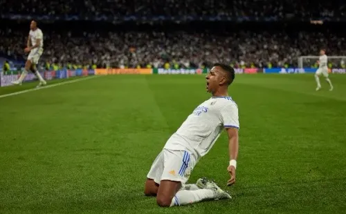 Rodrygo celebra en el Santiago Bernabéu (Getty)