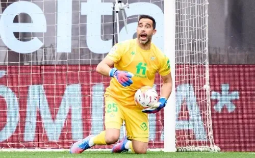 Bravo defenderá la portería del Betis desde el primer minuto ante Barcelona, tal y como ha hecho en los dos últimos partidos ante Valencia y Getafe. | Foto: Getty