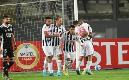 Alianza Lima festeja el 1-1 parcial contra Colo Colo en Perú por Copa Libertadores. (Foto: Conmebol)