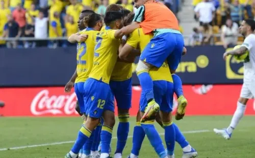Cádiz y Tomás Alarcón festejan triunfo y oxígeno en la parte baja de La Liga. (Foto: Cádiz))