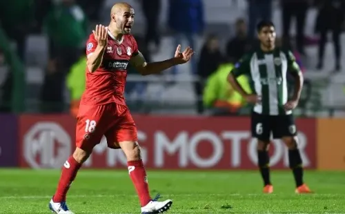 El Benzema de La Calera sale con otra de crack tras su chilena contra Banfield. (Foto: Agencia UNO)