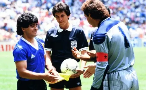 Shilton habló sobre la subasta de la camiseta con la que Maradona lo eliminó del Mundial de México 86. | Foto: Getty