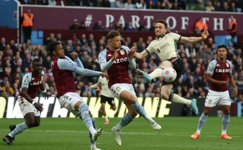 Liverpool tuvo que remar y mucho para poder llevarse los tres puntos en su visita al Aston Villa. Foto: Getty Images