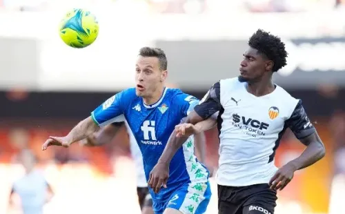 El Betis contó con un inspirado Sergio Canales para llevarse tres puntos de oro ante el Valencia. Foto: Getty Images