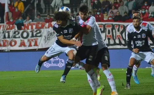 Falcón fue buena figura ante Curicó en la zaga de Colo Colo (Agencia Uno)