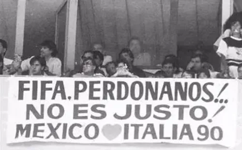 Mexicanos pidiendo perdón de la FIFA (Archivo)