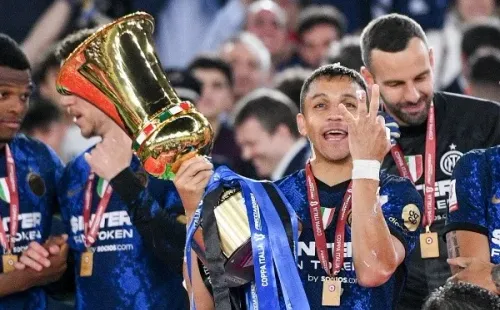 Alexis Sánchez ya puede decir que lo ganó todo en Italia. El Niño Maravilla tiene una Serie A, una Copa Italia y una Supercopa. Foto: Getty Images