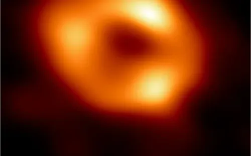 Imagen del agujero negro Sagitario A* tomada por Telescopio del Horizonte de Eventos (EHT)
