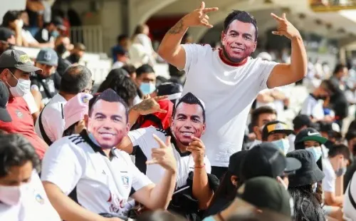 Los hinchas albos esperan demostrarle todo su cariño a Paredes (Agencia Uno)