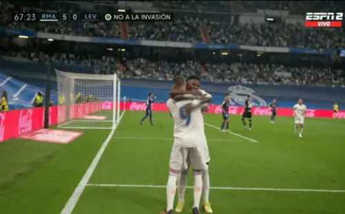 Karim Benzema le dejó servido el gol a Vinicius Junior. (Foto: Captura Espn)