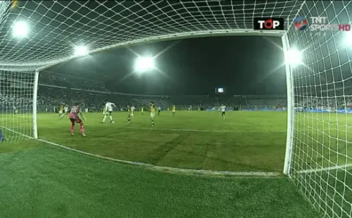 Lucero marcó un golazo ante Coquimbo. | Foto: TNT Sports