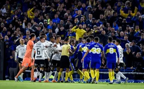 La Bombonera fue testigo de un caliente cruce entre Boca y Corinthians. | Foto: Getty