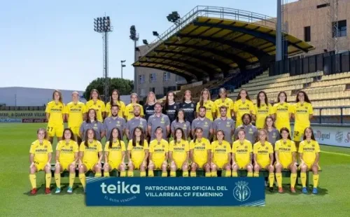 Lara en la fotografía oficial del Submarino Amarillo tras el fin de la temporada 2021/22. (Foto: Villarreal CFF)