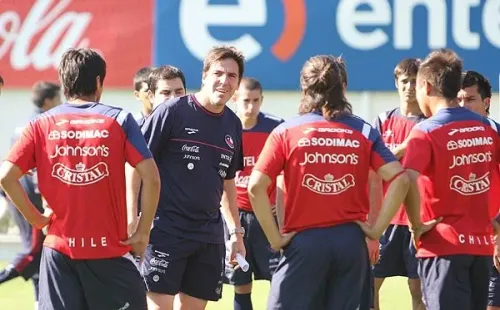 Berizzo era muy cercano al jugador en la selección chilena (Archivo)