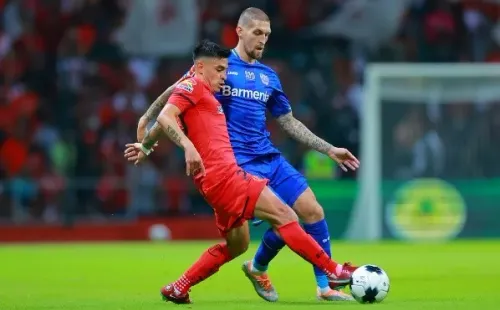 Claudio Baeza fue clave en el mediocampo del Toluca para salvar el triunfo ante el Leverkusen. Foto: Getty Images