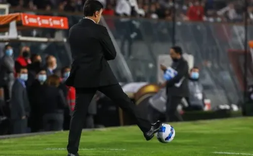 Gustavo Quinteros se mostró de buen ánimo antes del viaje. (Foto: Agencia Uno)