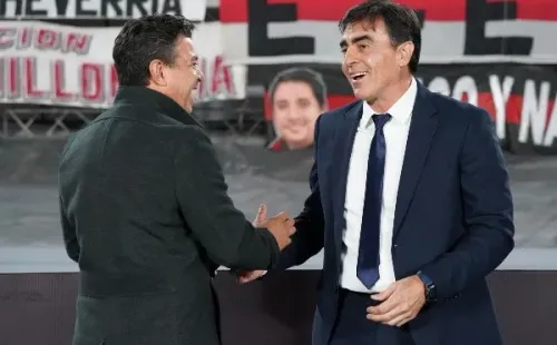 Marcelo Gallardo saludando a Gustavo Quinteros