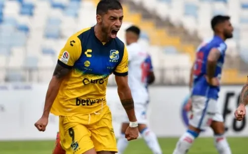 Campos López puso el 2-1 para Everton, aunque no fue el marcador final. | Foto: Agencia Uno