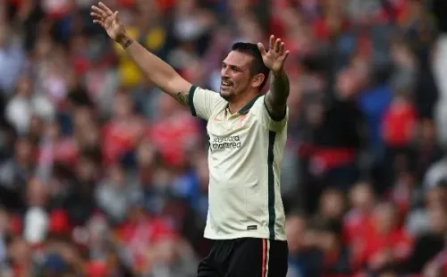 González se lució en el partido de leyendas del Liverpool ante Manchester United. | Foto: Getty