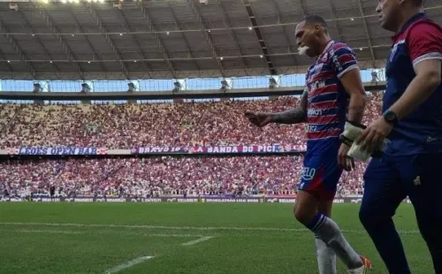 Titi tuvo que salir del campo a los 16 minutos. (Foto: Globo Esporte)
