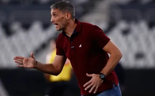 Juan Pablo Vojvoda vive momentos complicados en el Brasileirao. (Foto: Getty Images)