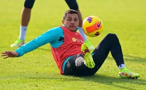 Alexis Sánchez y su tremenda historia son parte del documental que estrenó la FIFA en su plataforma de streaming. Foto: Getty Images