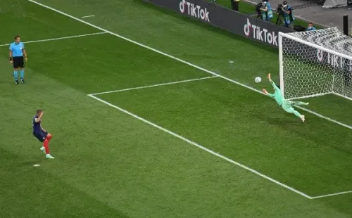 Mbappé falló el penal decisivo contra Suiza en la última Eurocopa (Getty)