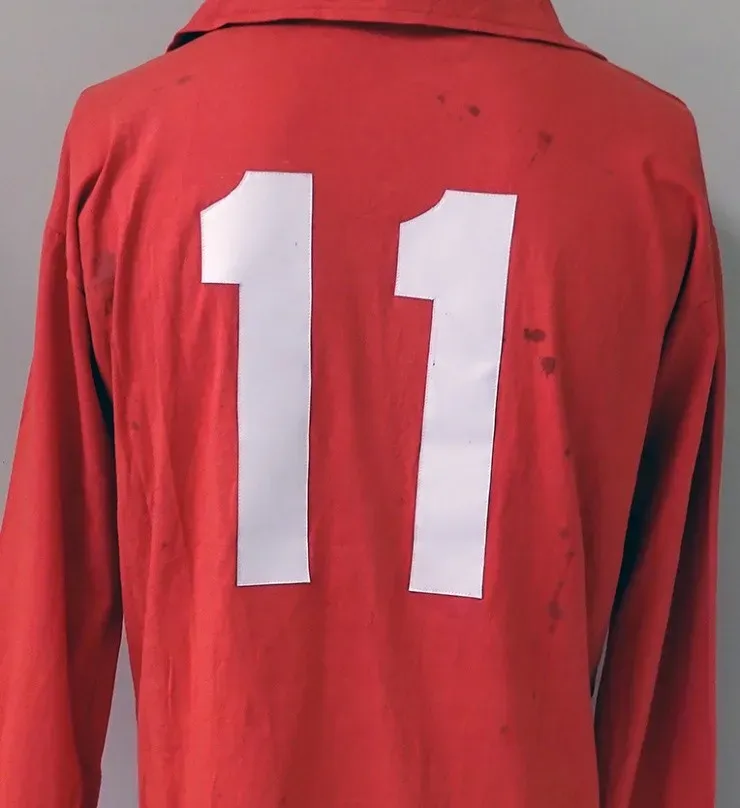 En la muestra Mundial de Fútbol Chile 1962 podrás ver la camiseta utilizada por Leonel Sánchez. (Foto: Museo de la Moda).