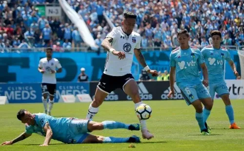 Lucas Barrios enfrentó a O’Higgins varias veces con Colo Colo, y Berizzo le dio el primer título de Primera División al cuadro celeste. | Foto: Agencia Uno