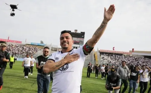 Esteban Paredes cierra su carrera tras elevar su nombre hasta las leyendas del fútbol chileno. Foto: Agencia Uno