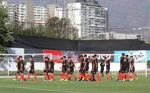 Juan Pinto Durán y su renovación fueron tema en la llegada de Eduardo Berizzo. Foto: Agencia Uno