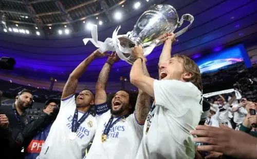 Real Madrid campeón de Champions: Cristián Basaure defiende el título de los merengues conseguido ante un fiero Liverpool.