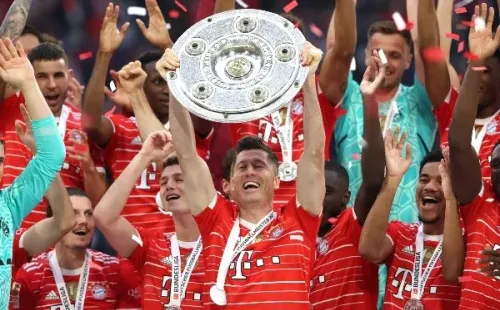 Lewandowski se cansó de levantar títulos con el Bayern y ya quiere probar suerte con el Barcelona,