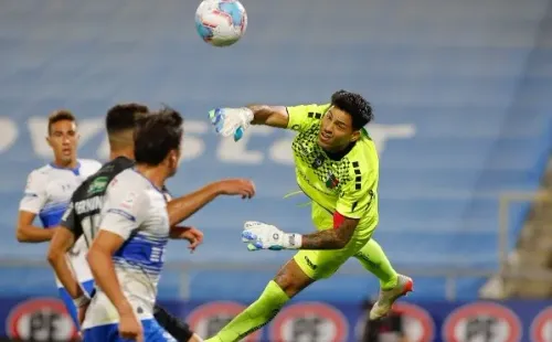 Nery Veloso es uno de los fuertes candidatos a salir de Palestino para seguir en Primera División. Foto: Agencia Uno