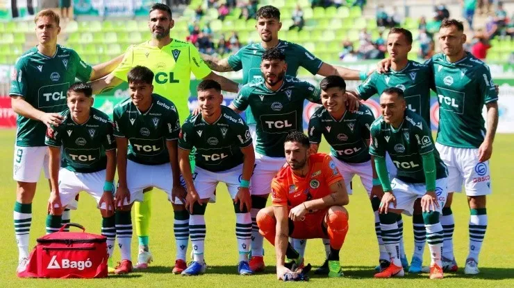 Mauricio Viana dejó un legado en Santiago Wanderers, que le hizo un homenaje cuando regresó a Playa Ancha con la camiseta de Puerto Montt