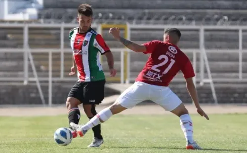 Carlos Villanueva termina su paso por Palestino y apunta a la Primera B. Foto: Agencia Uno