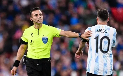 Piero Maza y Lionel Messi en la Finalissima entre Argentina e Italia en Wembley.