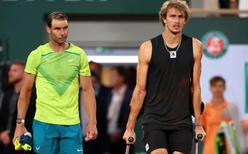 Nadal acompañó a Zverev mientras se desplazaba con muletas. | Foto: Getty