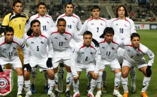 La formación titular de Chile que venció a Corea del Sur en el año 2008. ¿A cuántos reconoces? Foto: Getty Images