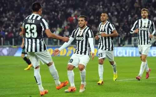 Tévez con Arturo Vidal y Mauricio Isla en la Juventus.