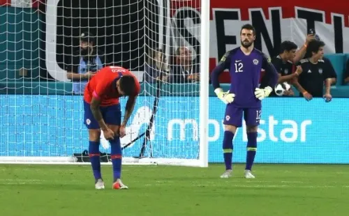 Fernando de Paul volvió al arco de Chile después de cuatro años. La última vez, fue una derrota por 3-0 ante Perú. Foto: Agencia Uno