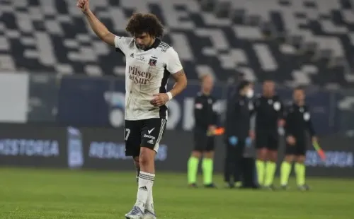Maximiliano Falcón fue uno de los que más jugó en la dura primera rueda en Colo Colo. Varios de sus compañeros sintieron el desgaste y terminaron lesionados. Foto: Agencia Uno