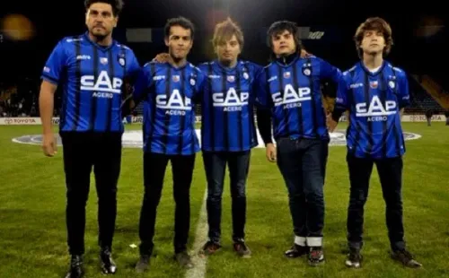 Los Bunkers tiene un vínculo especial con Huachipato. Foto: Twitter@Sebacrs
