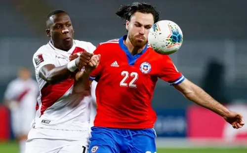 La Roja y Perú se enfrentan nuevamente, ahora por el origen del cántico “vamos chilenos” o “vamos peruanos”.