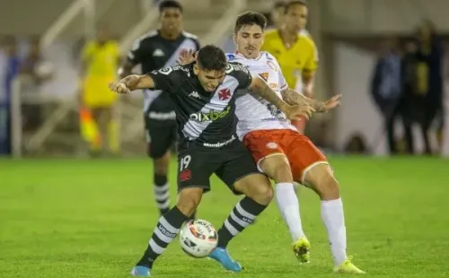 Palacios no estuvo por suspensión por tarjetas amarillas.